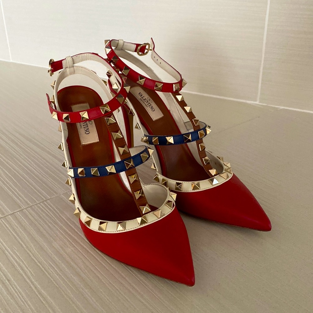 Valentino Garavani in great condition rockstud heels size 39,5( run small )